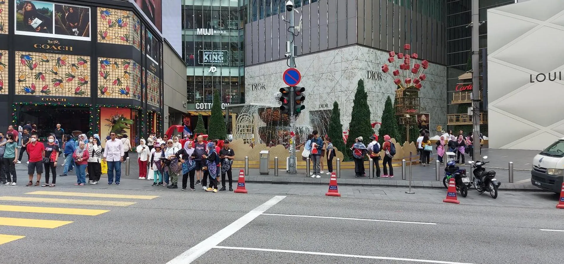 Bukit Bintang Times Sq With 3 Bedroom 74 쿠알라룸푸르 0*,  말레이시아